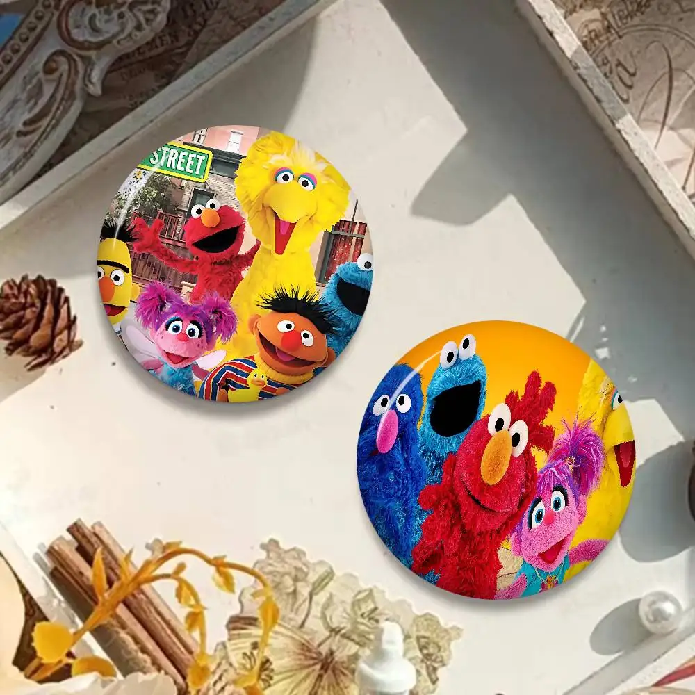 S-Sesame Cartoon S-Streets Photo Brooches Creative Round Badge Gifts Pins 32/44/58mm