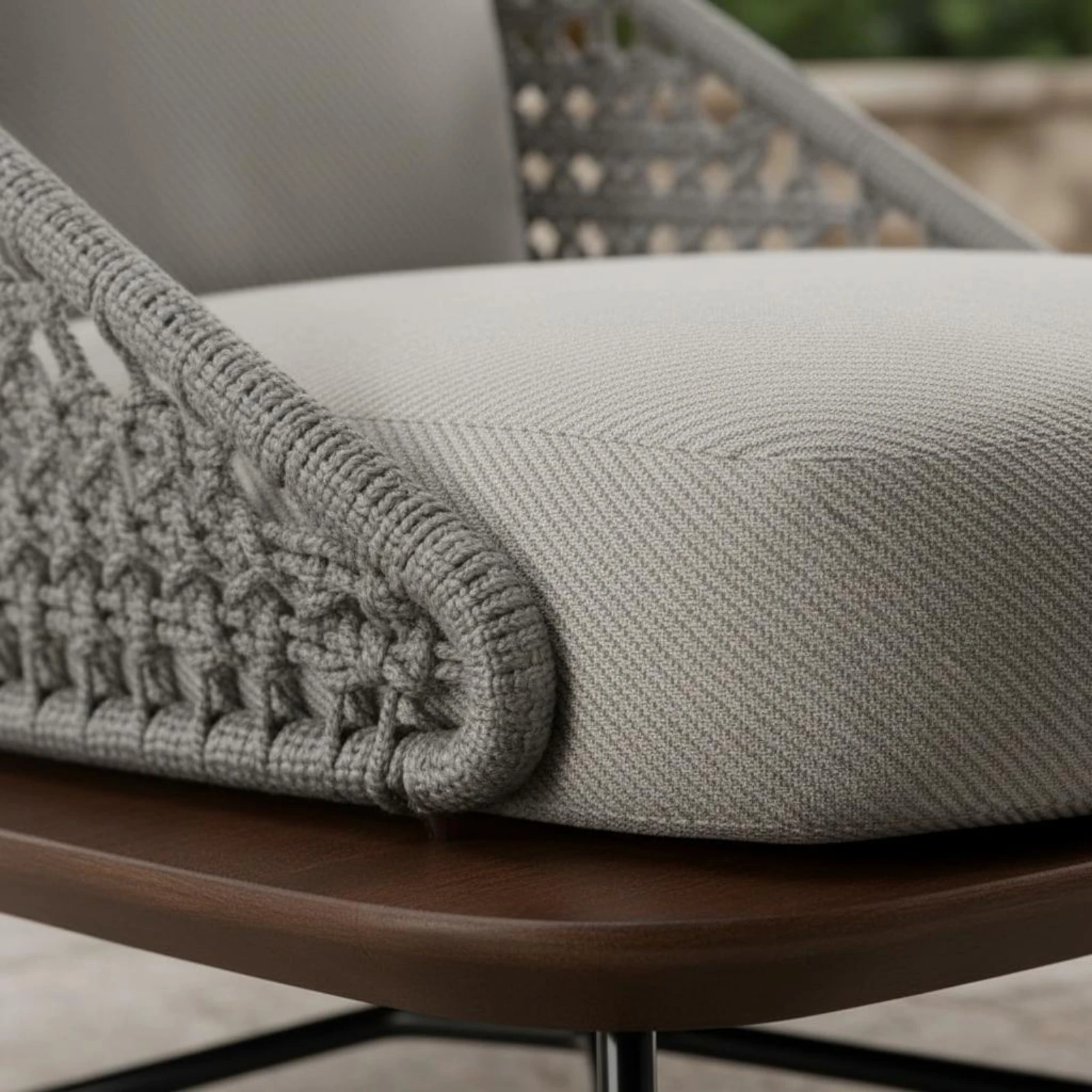 Outdoor Sofa Chair Anti-Corrosion Wood Wicker Armchair Rattan Lounge Chair Woven Rope Design Villa Design for Garden, Balcony