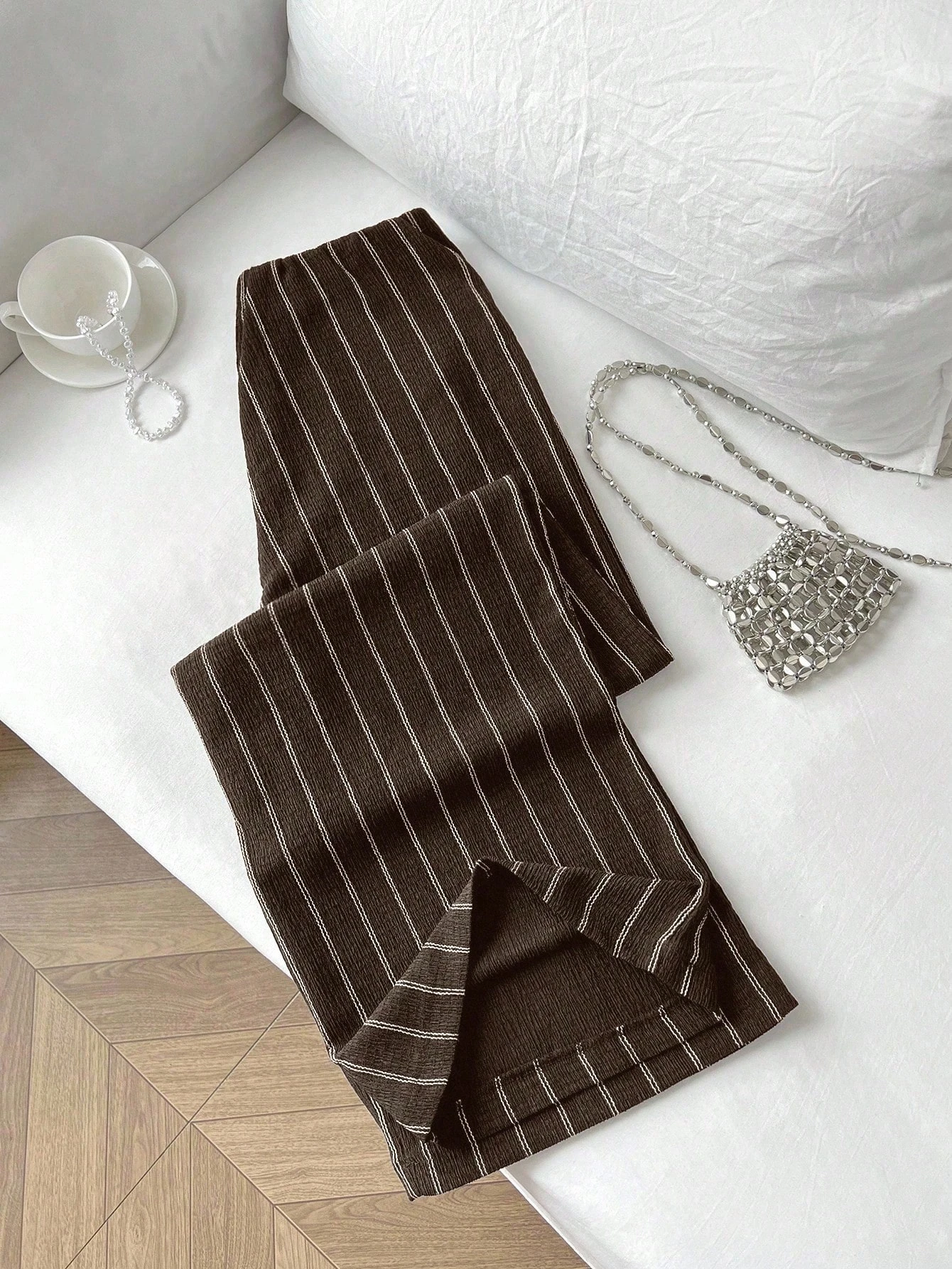 Calças femininas listradas de cintura alta com pernas largas, tecido antirrugas, design elegante de listras verticais, casual para deslocamento de escritório essencial