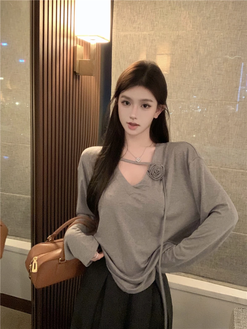 

Early fall new lazy wind gray V-neck long-sleeved T-shirt women's medium-length design loose tops