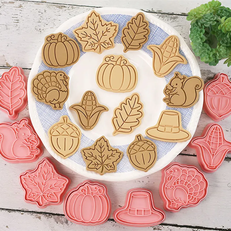 8Pcs/Set Thanksgiving Biscuit Mold Squirrel Corn Turkey Pinecone Shape Cookie Cutter Stamp Fondant Cake Decoration Tools