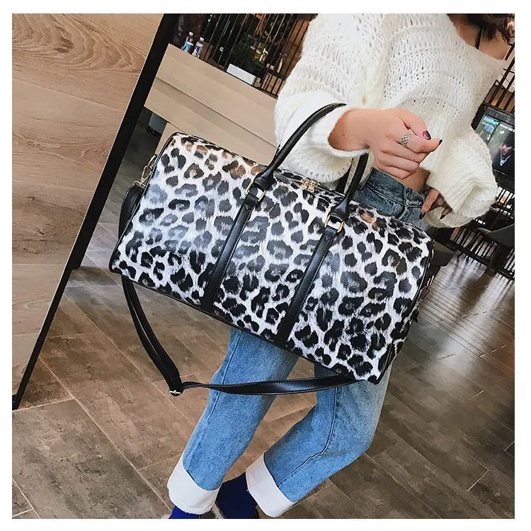 2023 New Leather Leopard Travel Bags Luxury Women Large Capacity Portable Female Shoulder Bag Handbag Vintage Travel Duffle Bag