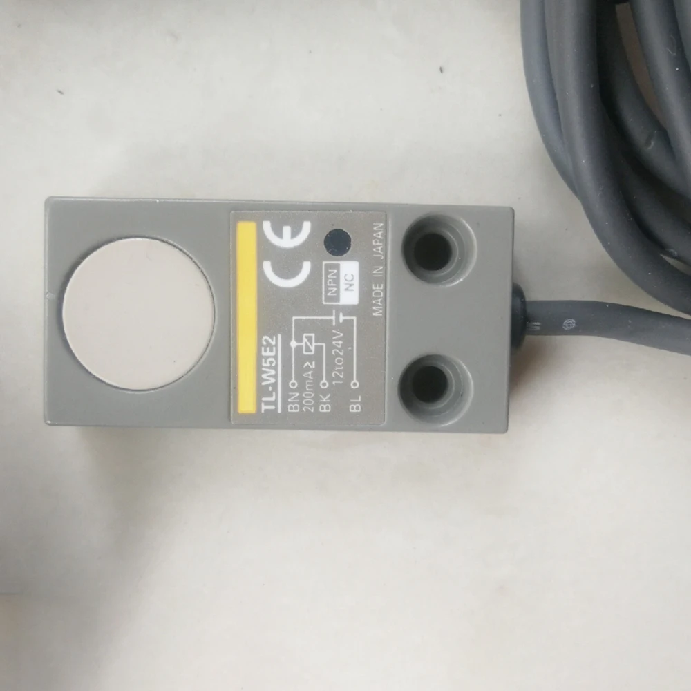 ใหม่ TL-W5E1 Proximity Switch Sensor ประเภทแบน NPN ปกติเปิดสามสาย DC