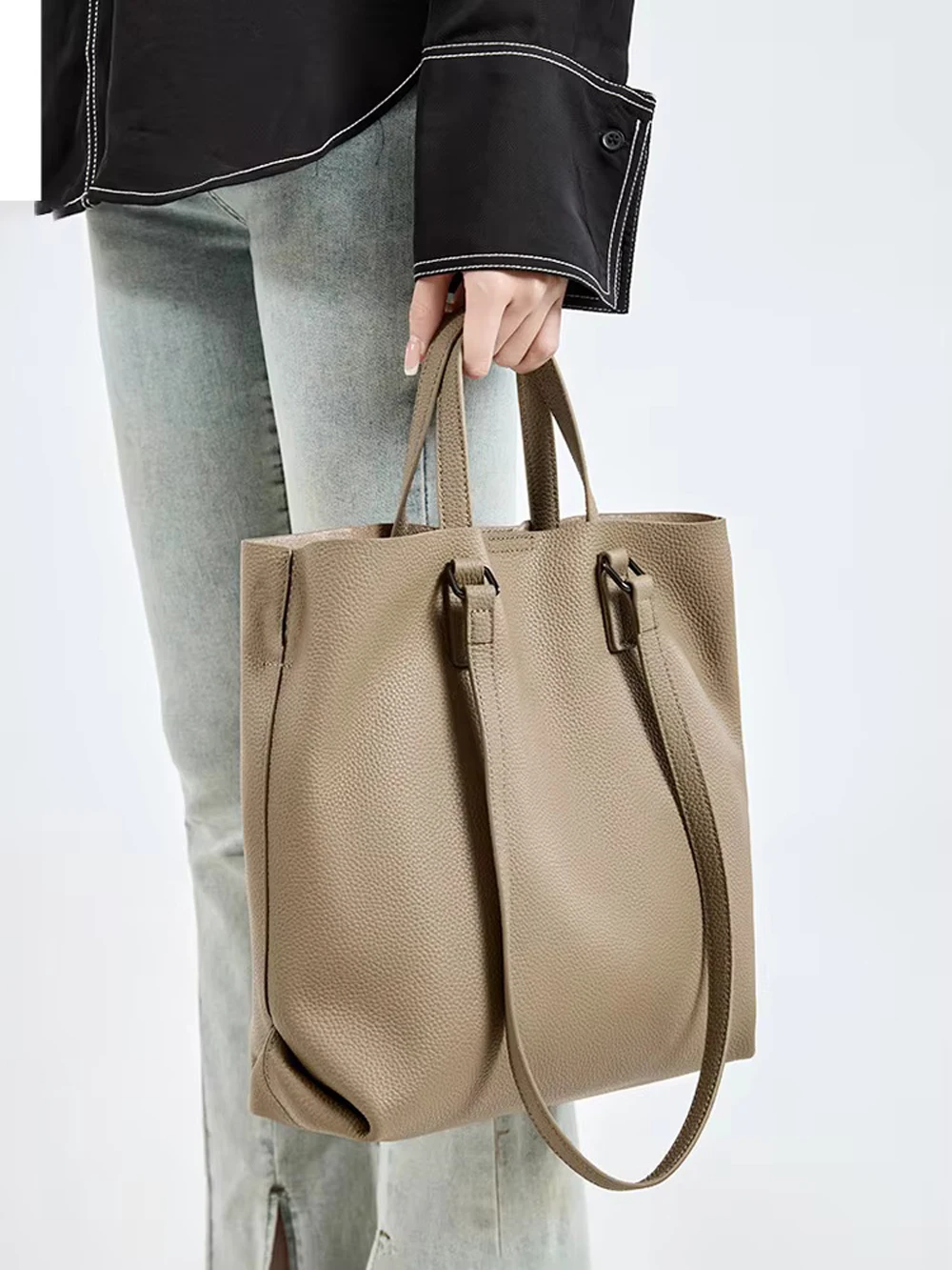 Minimalist Handbag New Top Grain Leather Spacious Tote Bag Women Popular Versatile Commuting Large Capacity Shoulder Bag