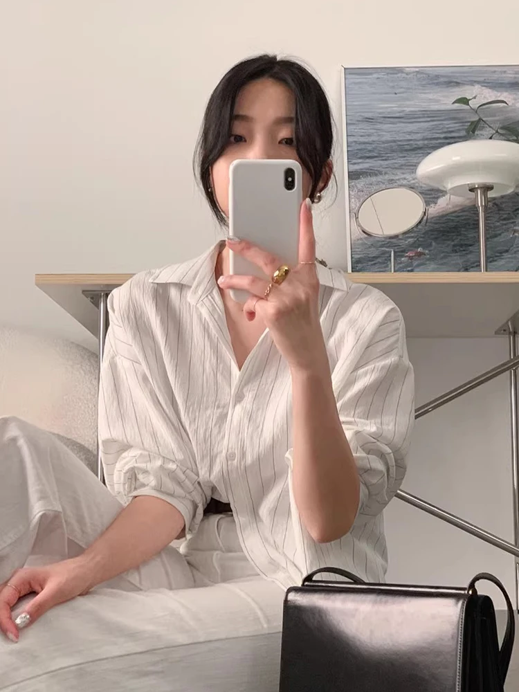 Chic All'inizio dell'autunno Vestibilità ampia a righe lunghe Sve irt Colletto rovesciato da donna con bottone singolo Top versatile