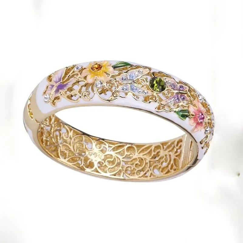 Fashion Gold Color Butterfly Flower Leaves Pattern Ladies Ring Micro Paved Colorful Rhinestone Crystal for Women Party Jewelry