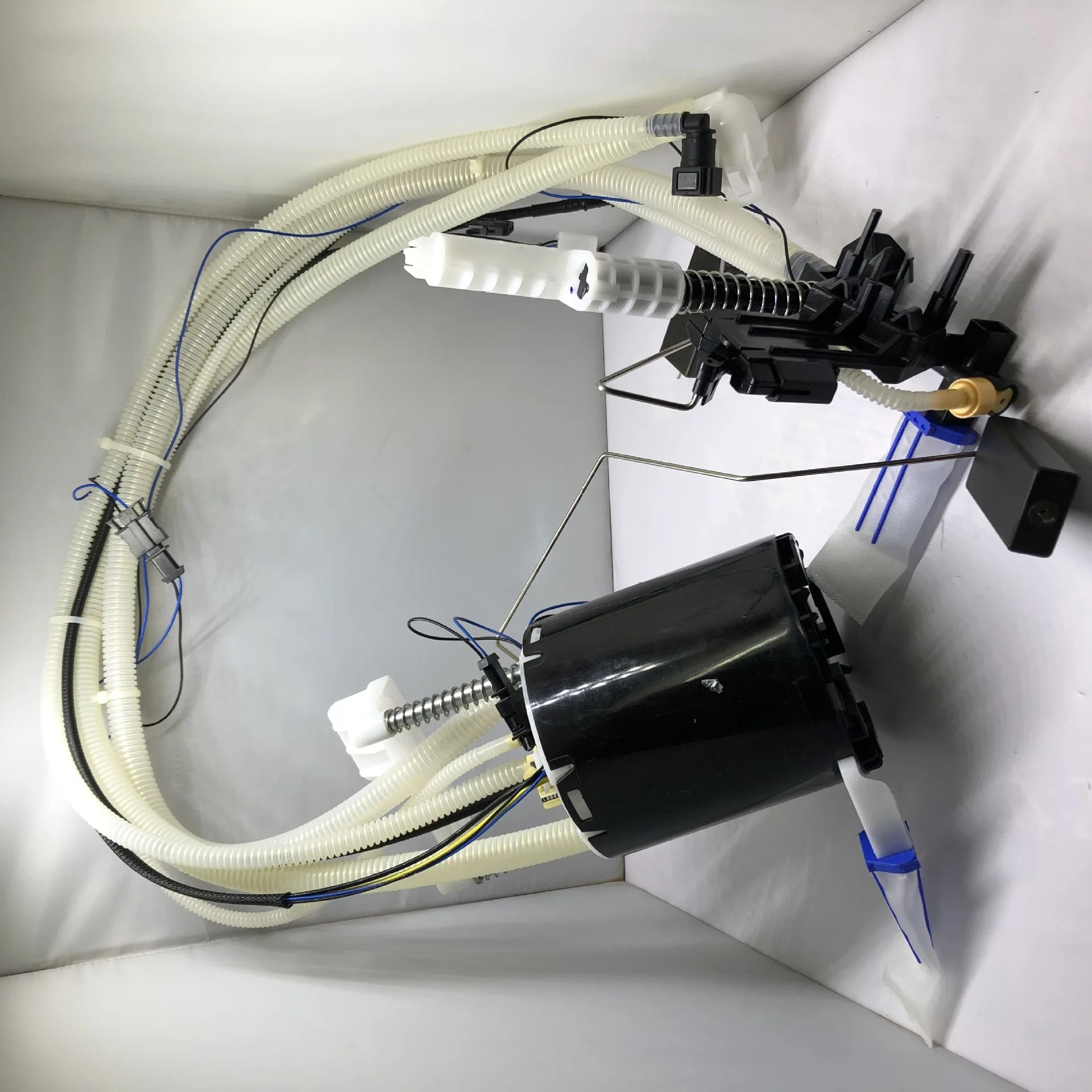 Factory Wholesale Fuel Pump, Fuel Filter,    Compartment, Applicable, Range Rover LR015178