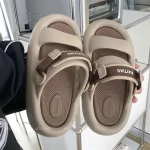 Personalized Soft Sweet Cool Star Double Strap Slippers Outdoor Wear Anti-slip EVA Thick Bottom Sandal Slippers Women Summer