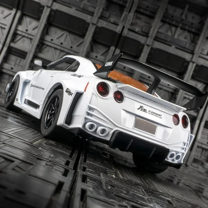 Simulación 1:24, supercoche de aleación Nissan GTR, puertas modelo y maletero del capó del motor, puede abrir accesorios de coche, regalos coleccionados para niños