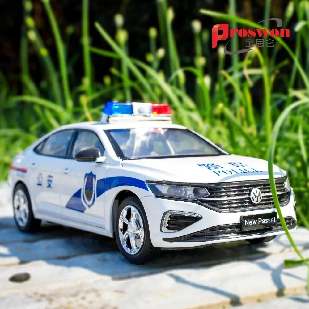 1:24 Volkswagen Passat police car Simulation Diecast Metal Alloy Model car Sound Light Pull Back Collection Kids Toy Gifts F599