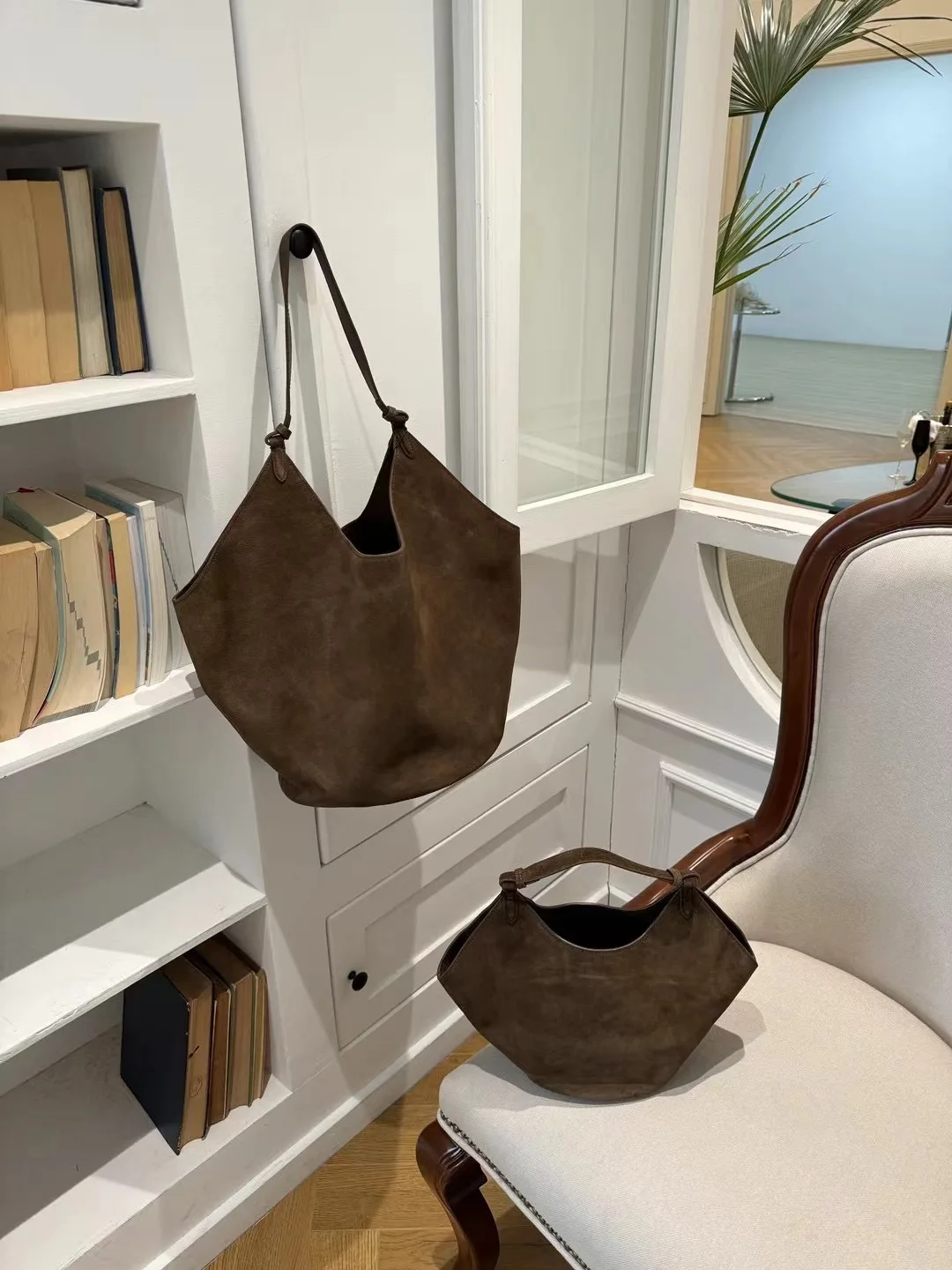 Luxury Large Capacity Personalized All-match Handbags Leather Texture Korea Elegant Bucket Minority Simple Exposure Women Totes