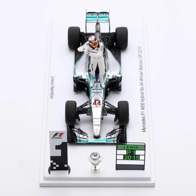 1:43 W06 Bahrain Hamilton Champion / "Posa da baseball" modello di auto in resina pressofusa, giocattolo per ragazzi, articolo decorativo per adulti.