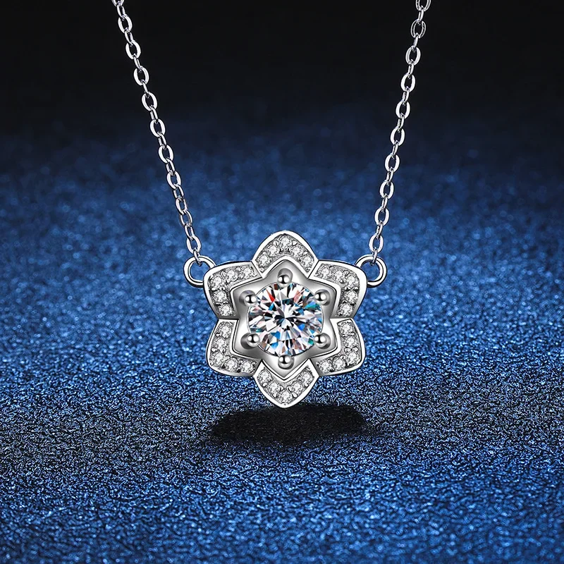 18K platinum diamond D color 1 carat moissanite necklace camellia small fragrance wind plated PT950 platinum pendant