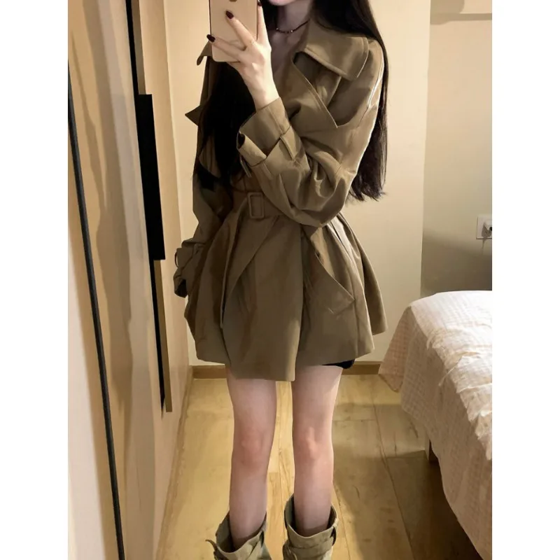 

British Style Coffee Colored Large Lapel Lace Up Trench Coat for Women in Autumn 2025 High-end Mid Length Casual Top