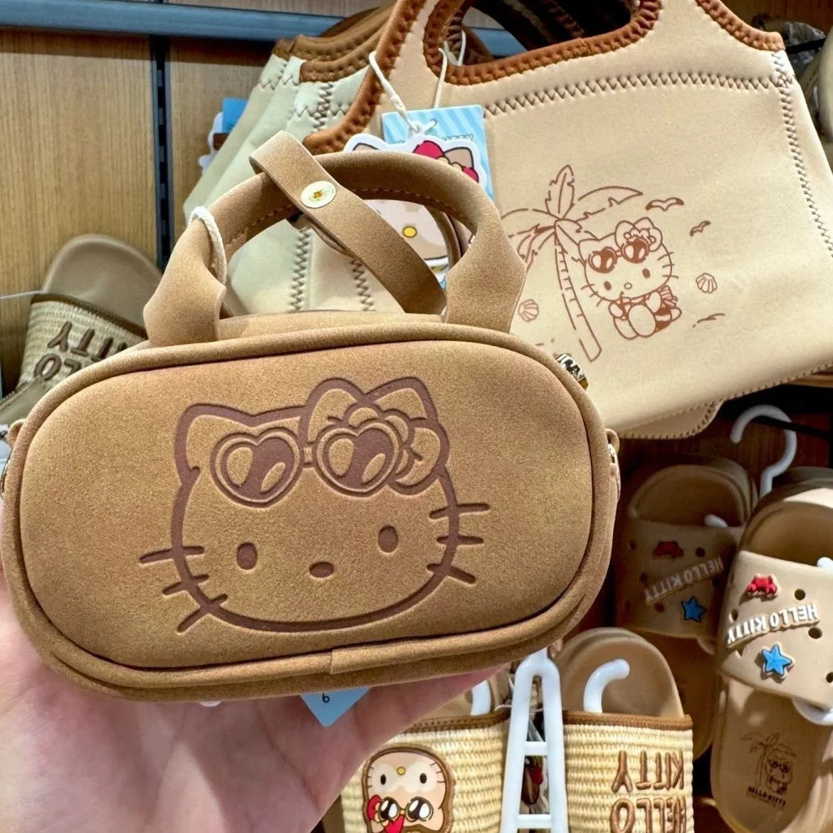 

Милая ретро-сумочка Hello Kitty черного цвета, мини-сумочка через плечо, стильная летняя повседневная сумка, сумка для наушников, подарок для девочек и женщин.