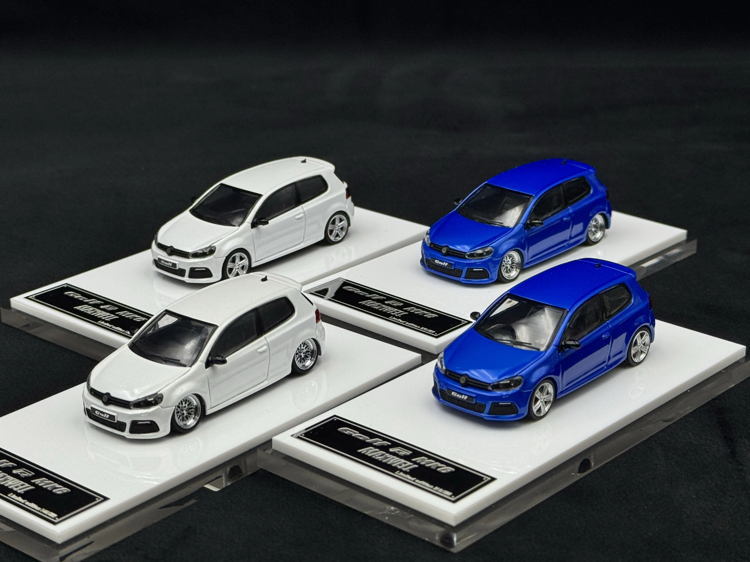

Diecast 1:64 Scale Maxwell Volkswagen Golf R Golf Limited Edition Alloy Car Model Collectible Toy Gift Souvenir Display Ornament