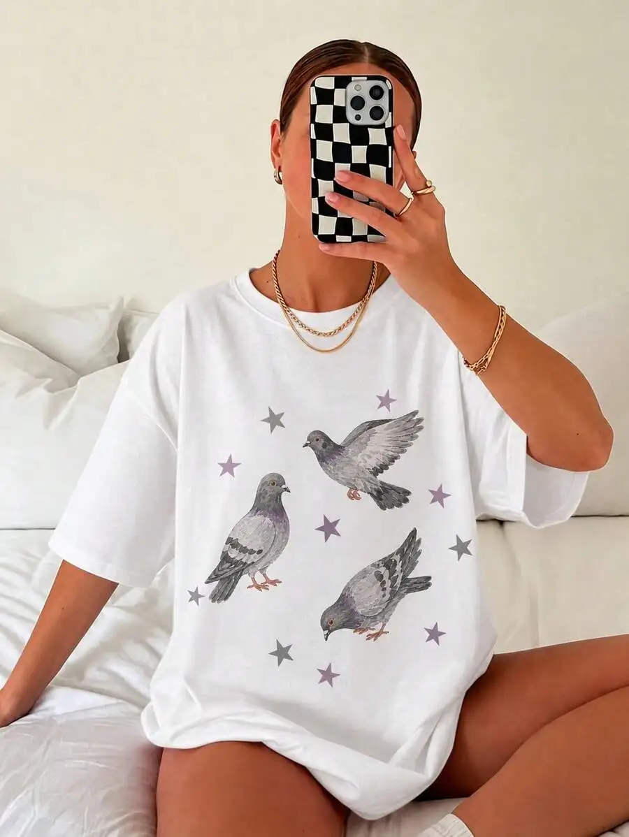 Bird Lover Street Gift Graphic Tee Vintage 90s Rock Dove Pigeon Retro Star Y2K Crew Neck Short Sleeve Casual Tops
