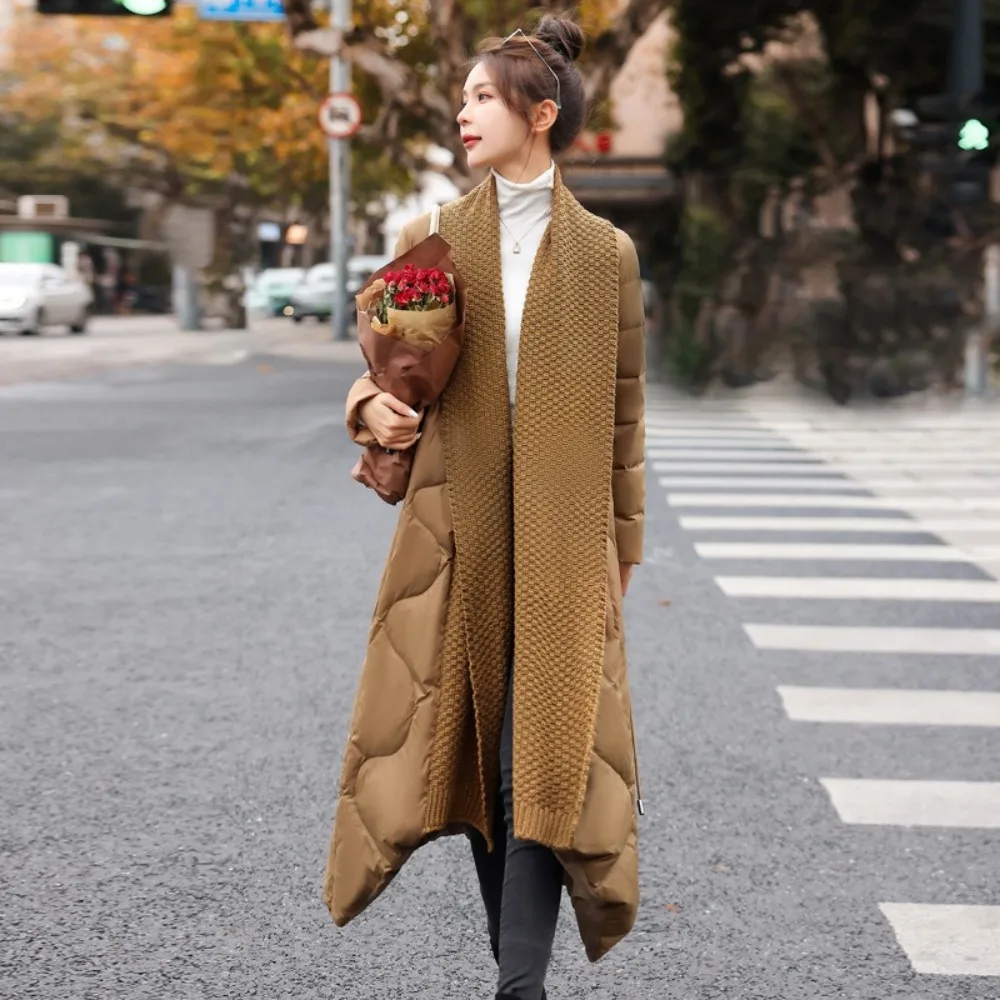 Piumino soffice con colletto a sciarpa lavorato a maglia patchwork da donna Nuovo abbigliamento lungo invernale femminile Cappotti caldi in piumino d'anatra ispessito