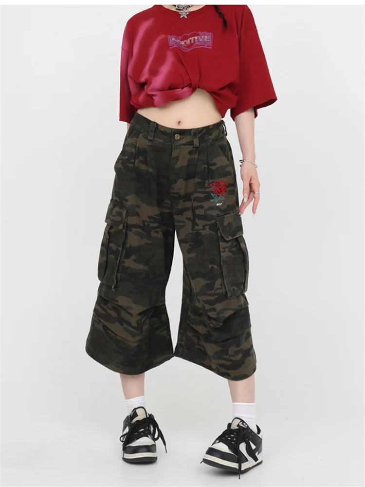 

Women's Irregular Wrinkle Design Camouflage Unisex Loose Capris Summer Street Cargo Shorts Casual Bottom Female Calf-length Pant