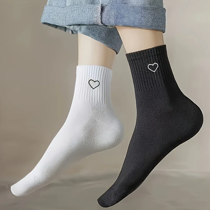 여성용 양말 3켤레 - 세련된 하트 모양 패턴, 부드럽고 통기성이 뛰어나며, 일상 캐주얼 및 스포츠 착용에 적합합니다.