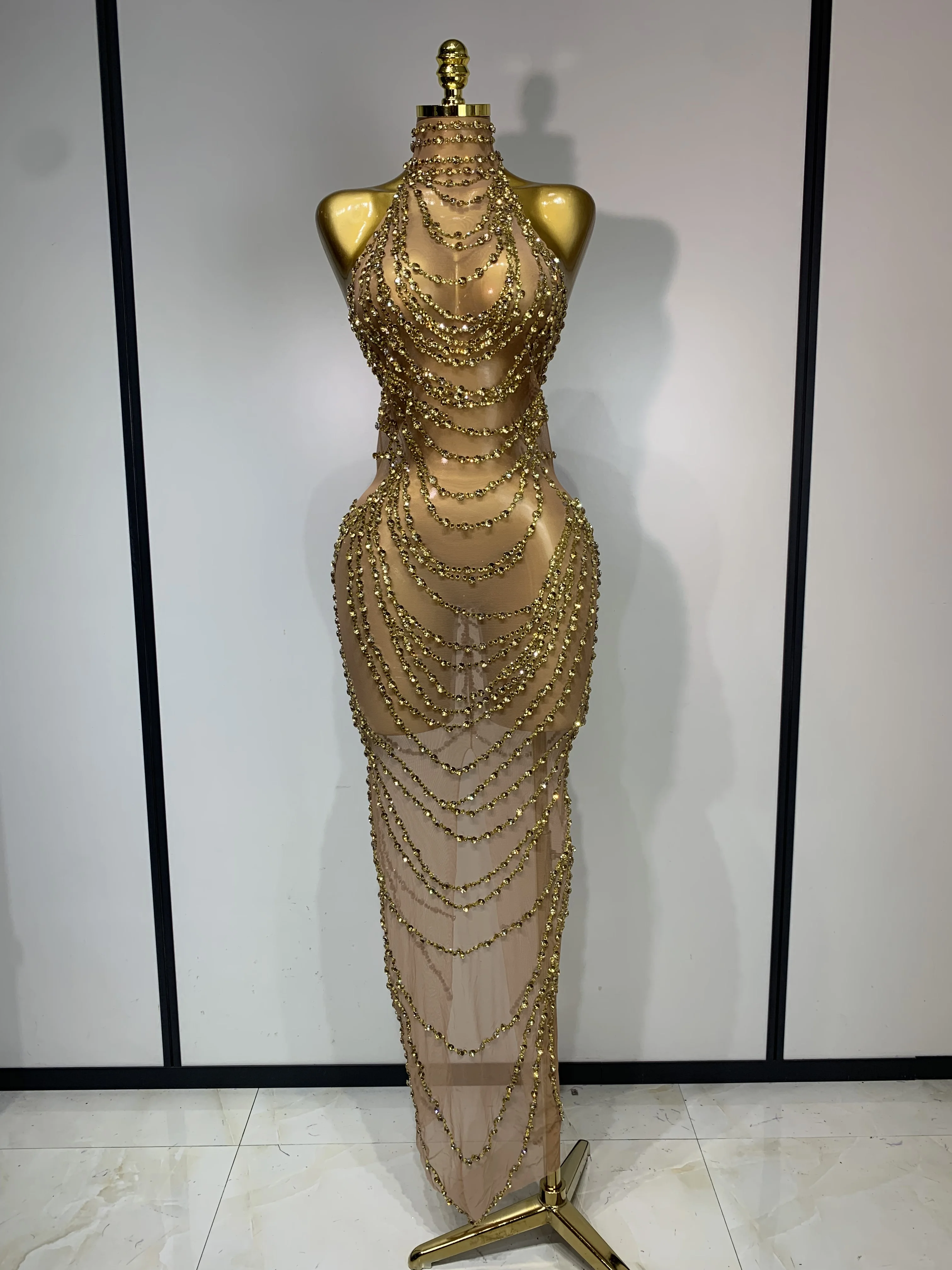 calvin klein white dress gold zipper w/ Size 10p Layer and accessorize this smart sheath dress however you want for a look that easily switches from the 9 Aqaq White Polyester Mini Dress