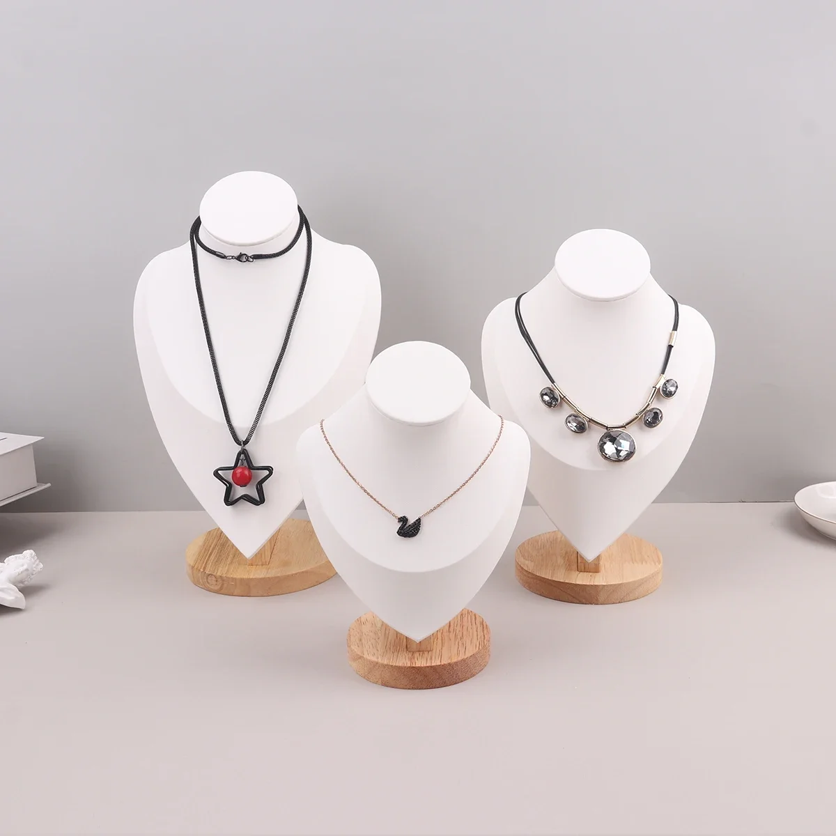 

Velvet Portrait Necklace Display Pendant Organizer Jewelry Display Stand Jewelry Mannequin Bust Necklace Pendant Window Display