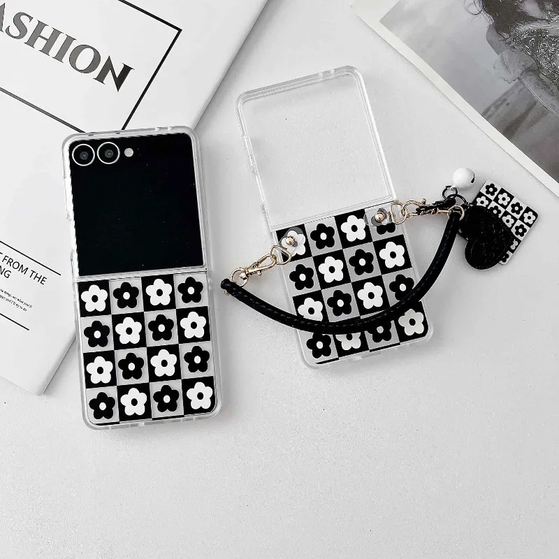 Черно-белый чехол для телефона с клетчатым цветком для Samsung Galaxy Z Flip 7, 6, 5, 4, 3, Flip7, защитный чехол с ремешком на запястье