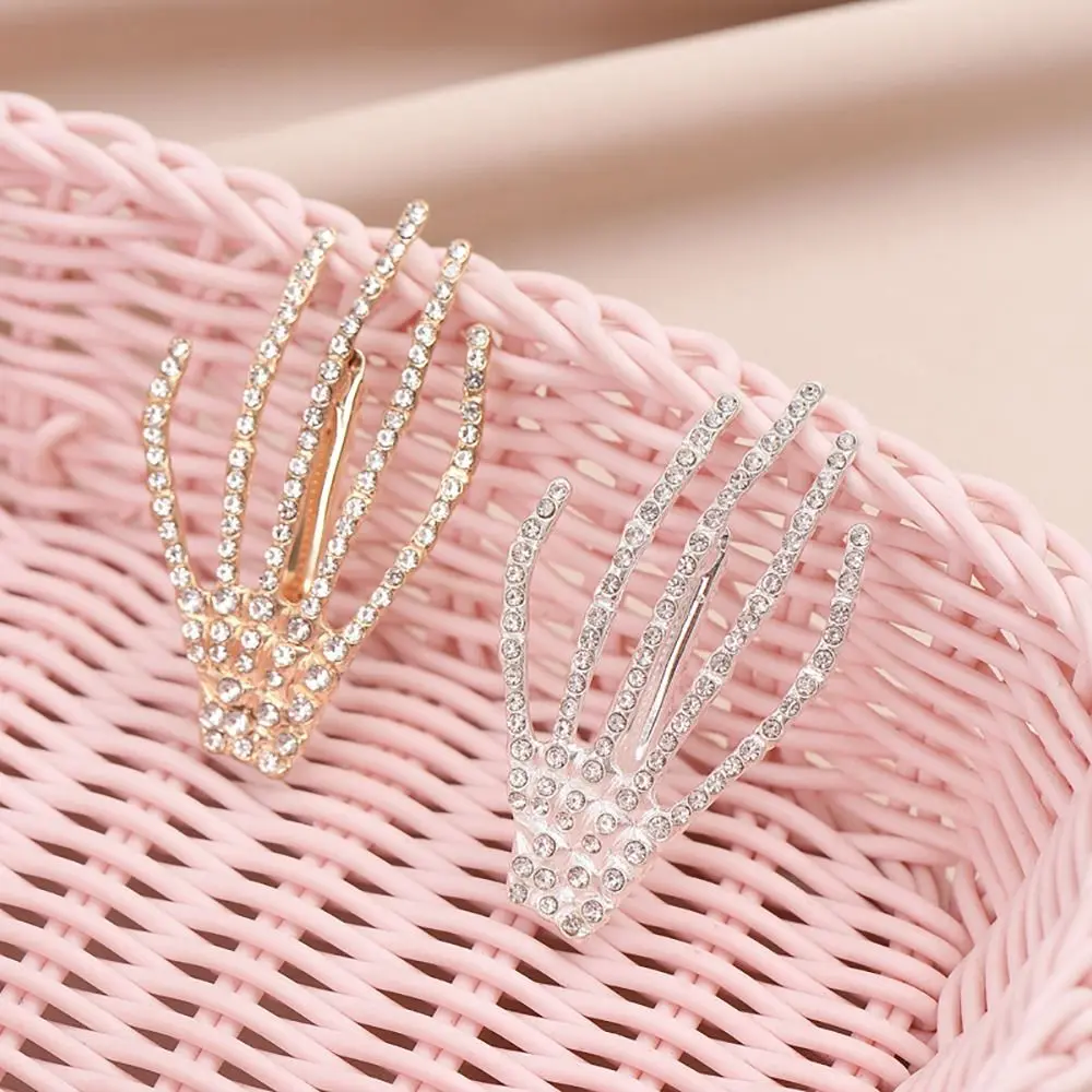 Head Rope Trendy Gothic Style Skeleton Hand Hair Clip Diamond Hair Accessories Halloween Hairpin Skull Clip Women Girl Hair Clip