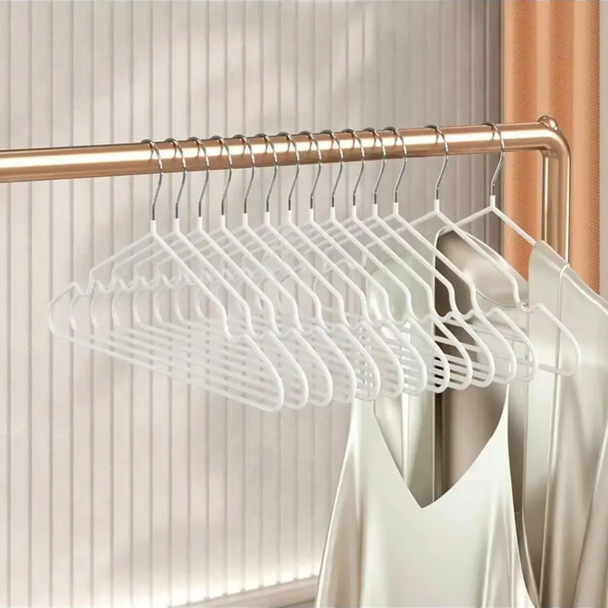 5pcs - Seamless Simple Clothes Hanger Metal Adult Children Non Slip Belt Groove Impregnated Plastic Clothes Hanger