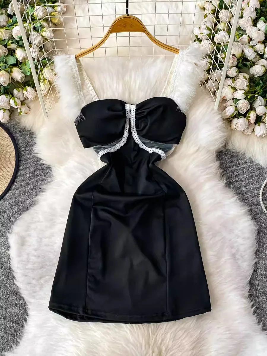 فستان Foamlina صيفي مثير بخصر نحيف ورقبة مربعة وحزام من الريش لحفلات أعياد الميلاد بدون ظهر بدون أكمام فساتين قصيرة