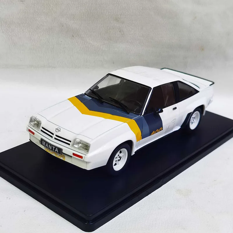 1/24 Scale OPEL Manta B 400 Alloy Car Model Collection Ornaments