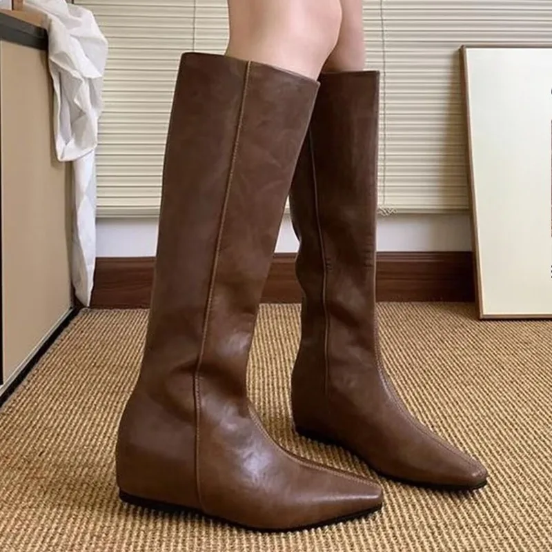 

Small Inner Heightened Boots for Women in Autumn and Winter 2025, Thin Square-toed Versatile Straight-leg Boots