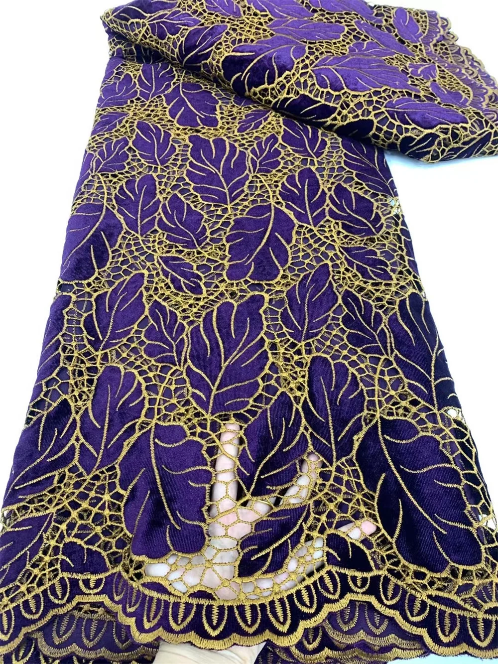 

Luxury African Velvet Nigerian Wedding Lace Fabrics 2024 High Quality Lace Purple French Lace Fabric For Dress A328-1