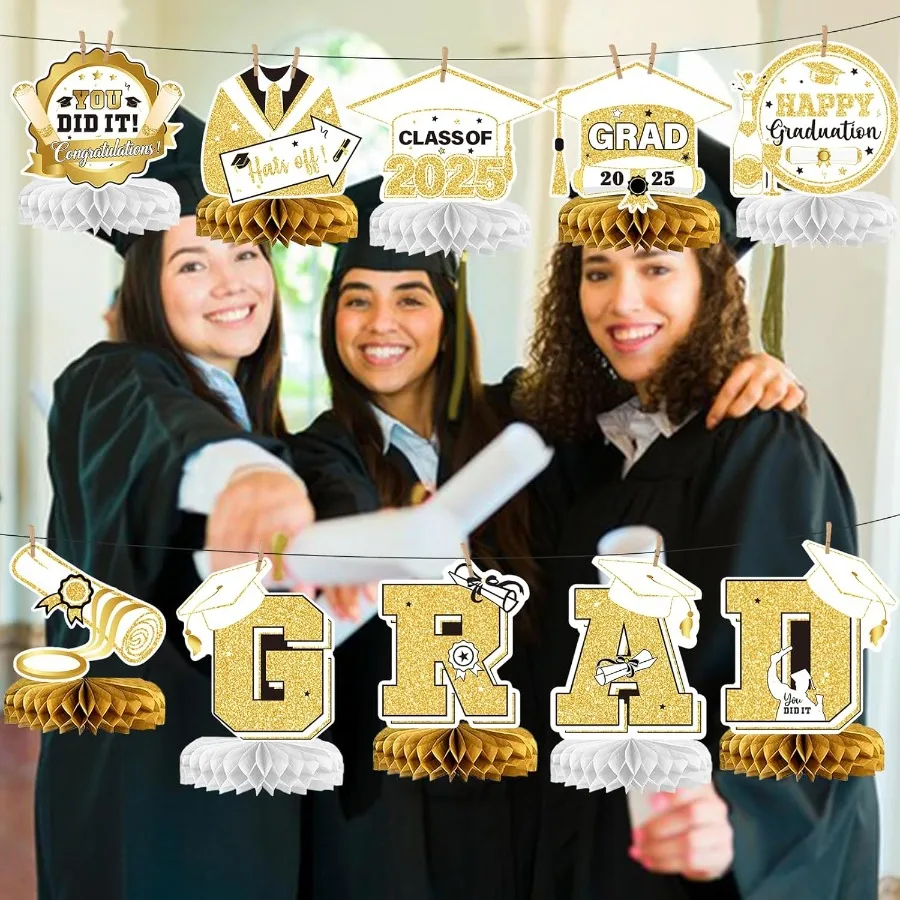 زينة طاولة التخرج باللونين الأبيض والذهبي 2025 قطع مركزية للتخرج للطاولات 2025 زينة التخرج 2025 فئة من 2