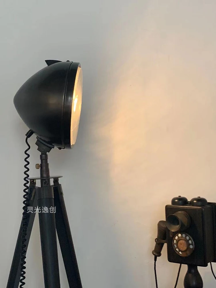 Creatieve Persoonlijkheid Retro Industriële Stijl Vloerlamp Zoeklicht Driepotige Decoratie Winkel