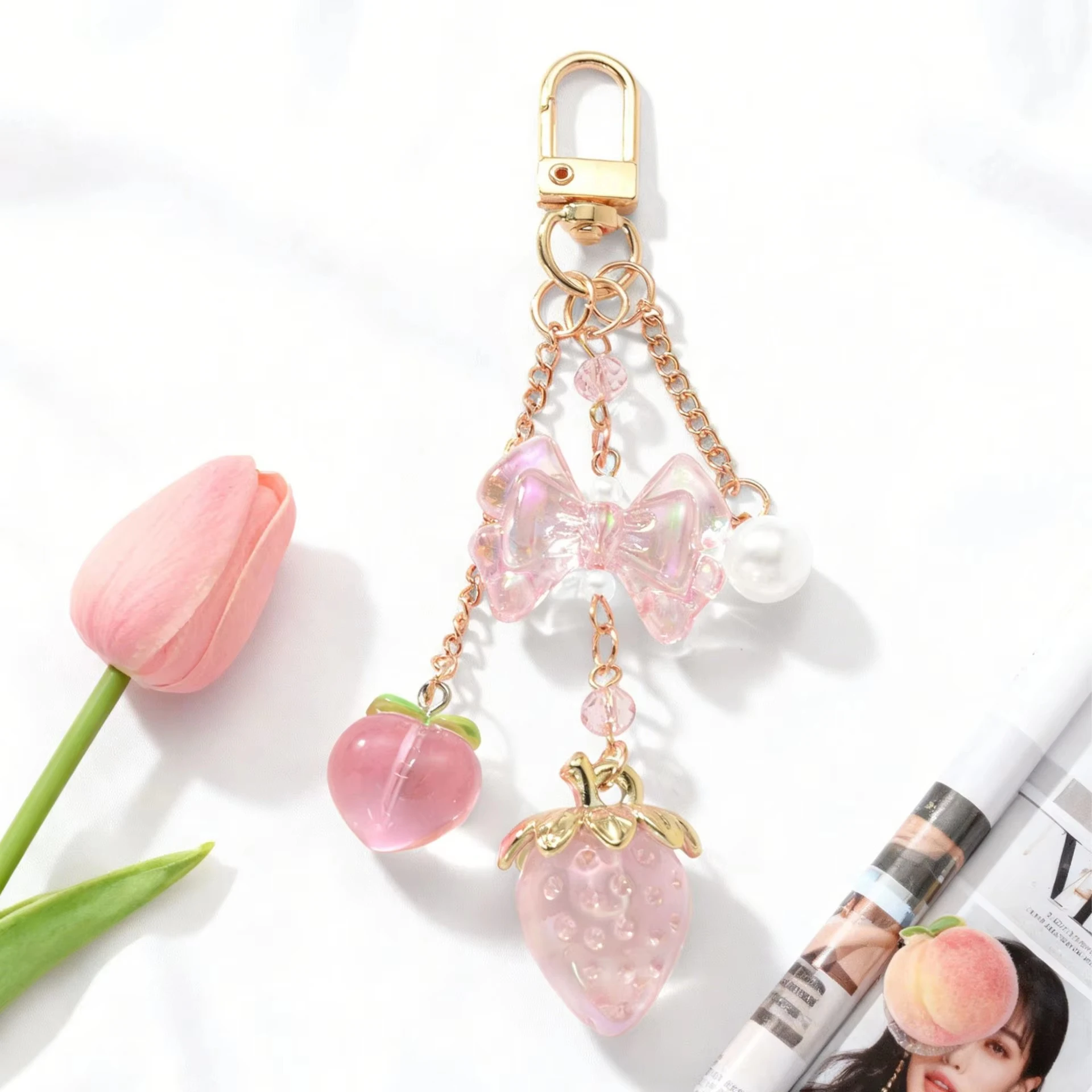 

Брелок в форме сердца, розовый брелок с клубникой, фруктовый кулон, декоративный брелок для украшения сумок и кошельков