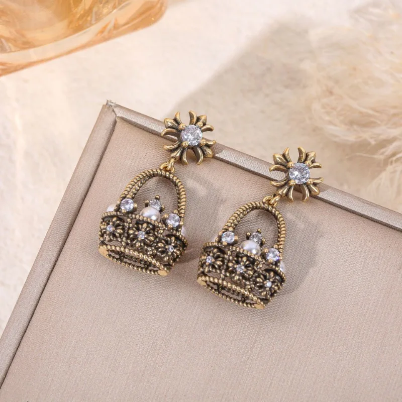 French Retro Niche Design Sense Pearl Woven Flower Basket Earrings Earrings Women's Light Luxury High-end Earrings New Spot