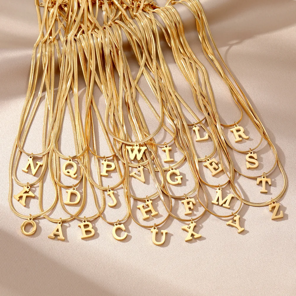 Collar personalizado con 26 letras iniciales sin deslustre, gargantilla de cadena de serpiente plana de acero inoxidable chapada en oro PVD, collar para mujer
