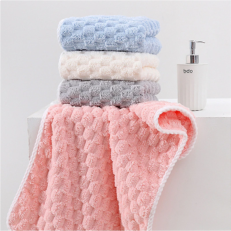 Cute Colorful Quick Dry Towel in Cloud Grid Pattern Soft and Comfortable Face Towel Convenient Hanging 35x75cm Super Absorbent