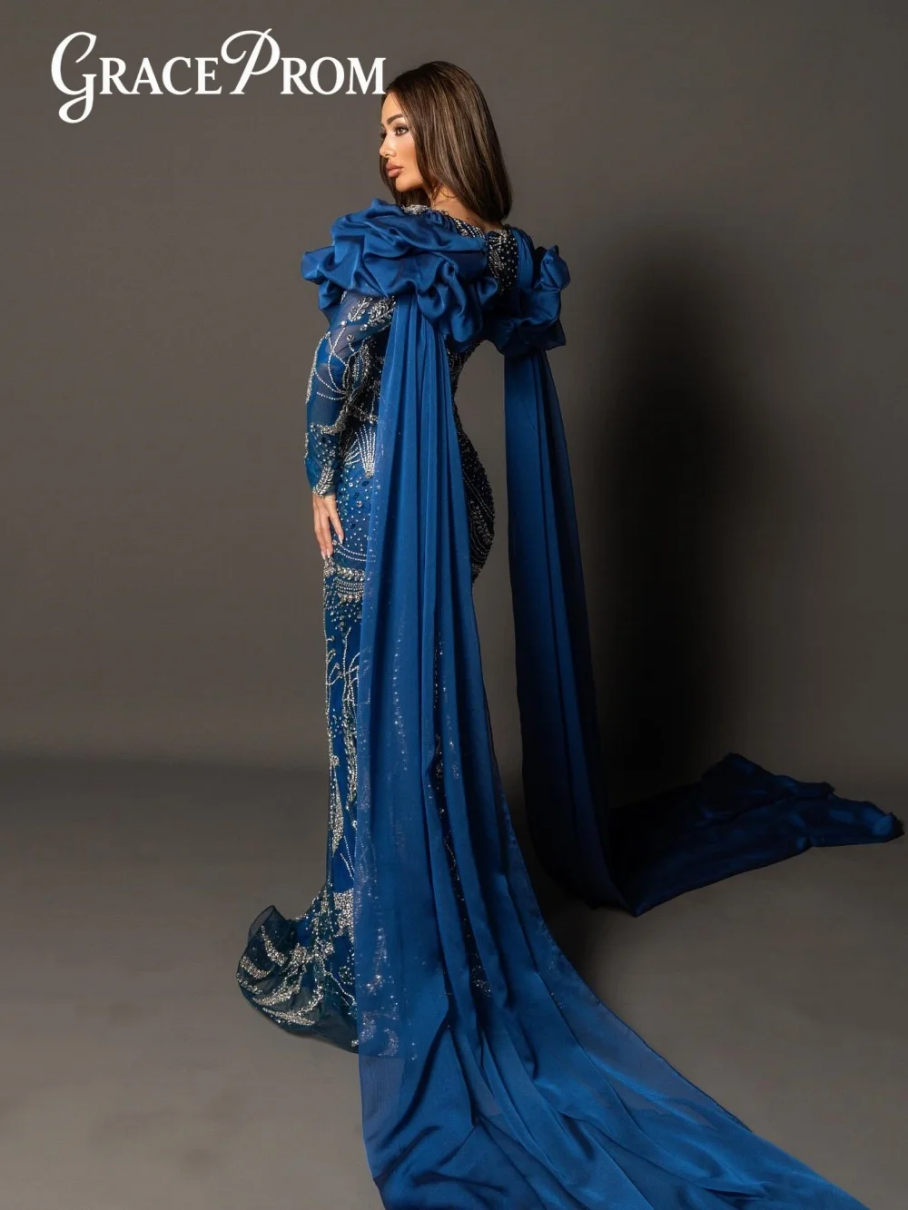 그레이스프롬 트렌디 블랙-골드 이브닝 드레스 2026 장식 패턴 카펫 가운 패셔너블한 A라인 플로어-길이 파티 가운