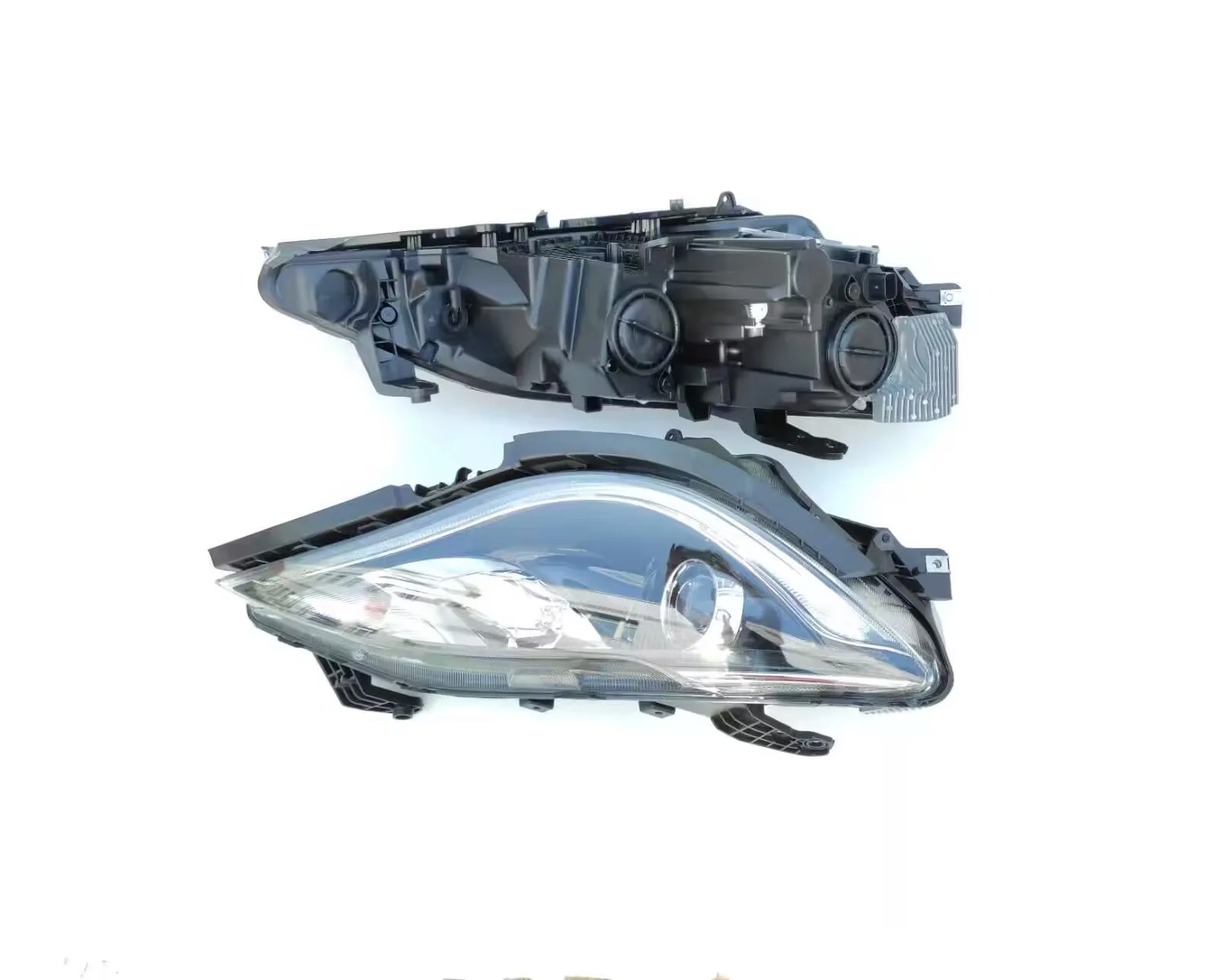 

68228947AI 68228946AI headlights are divided into left and right 17-20 for Chrysler Jetron