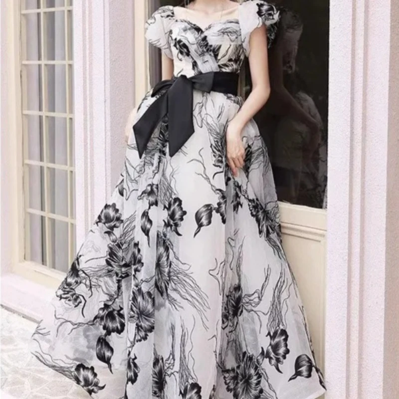 カスタマイズされたイブニングドレス ブラック 花柄 半袖 Aライン フロアレングス プラスサイズ パーティー フォーマルガウン