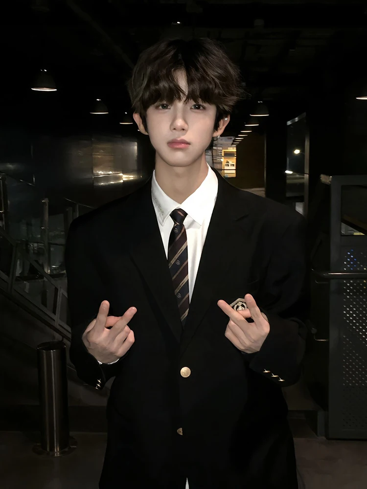 

Japanese Sle Men's Spring Suit Jaet And Pants Set Cool And Haome College Sle Polyester Fiber Long Sve Regular Fit