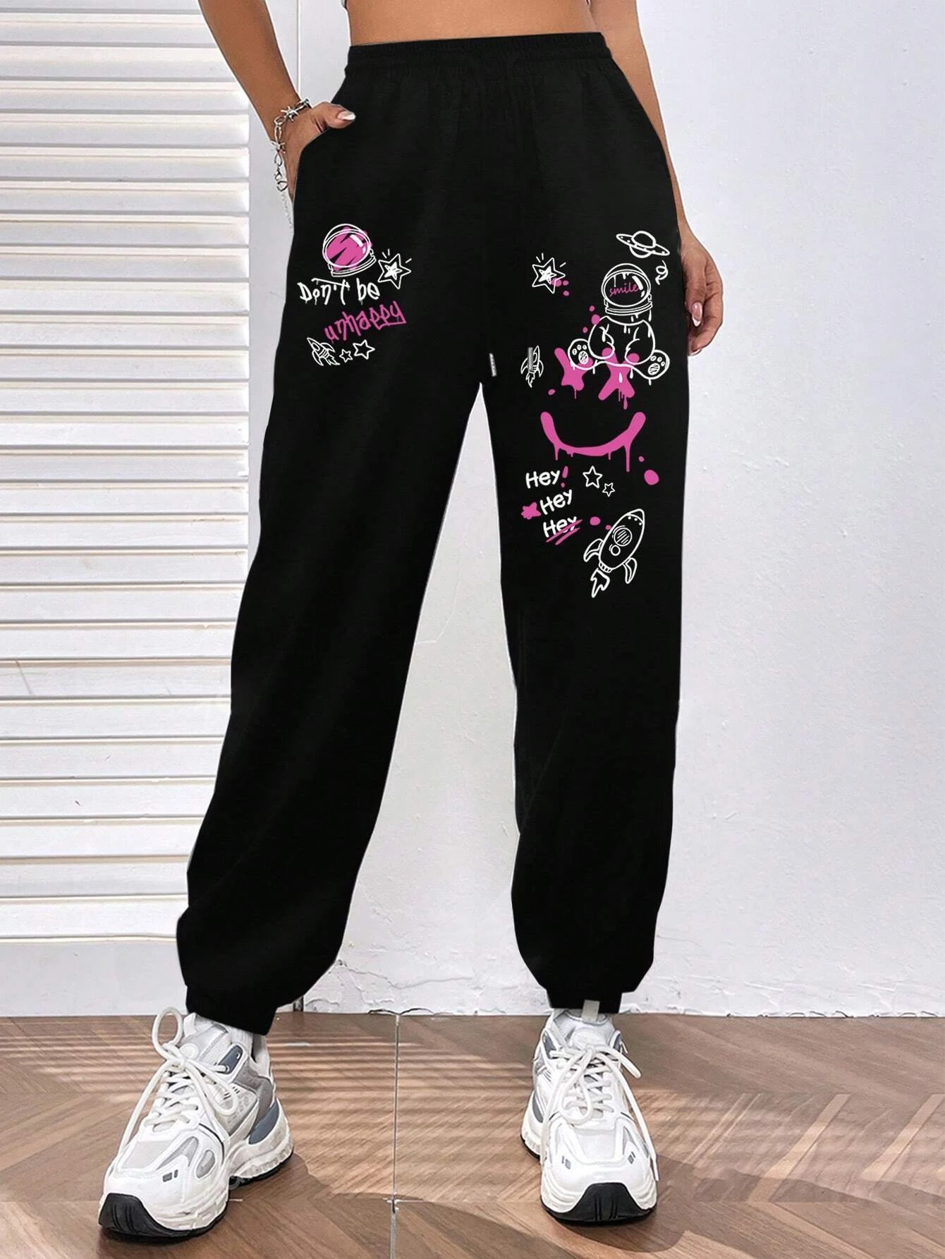 Women\'s Casual Graffiti Printed Sweatpants For Everyday Wear Versatile Pocket Drawstring Trendy Street Pant Female Autumn Winter