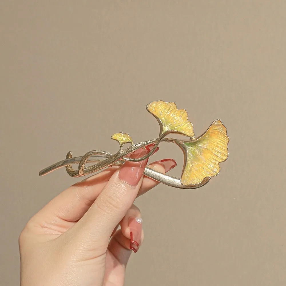 1개 패션 섬세한 은행나무 잎 헤어핀 에나멜 금속 가지 디자인 보헤미안 스타일 자연스러운 우아한 헤어 액세서리