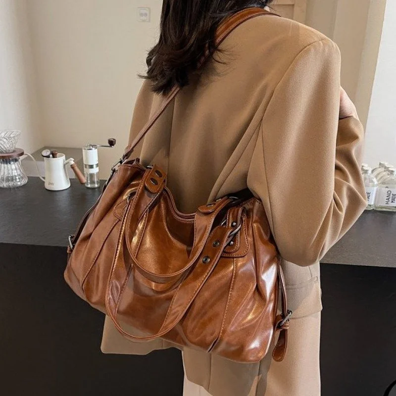 

Модная парижская модельерская сумка большой вместимости для женщин Элегантная сумка-мессенджер для пригородного использования