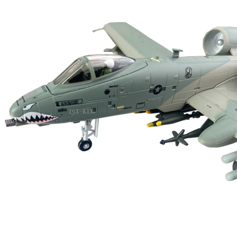 1:100 Scale US A-10 Thunderbolt II เครื่องบินโจมตี A10 Tiger Shark สําเร็จรูป Diecast โลหะเครื่องบินทหารรุ่นของเล่นคอลเลกชัน