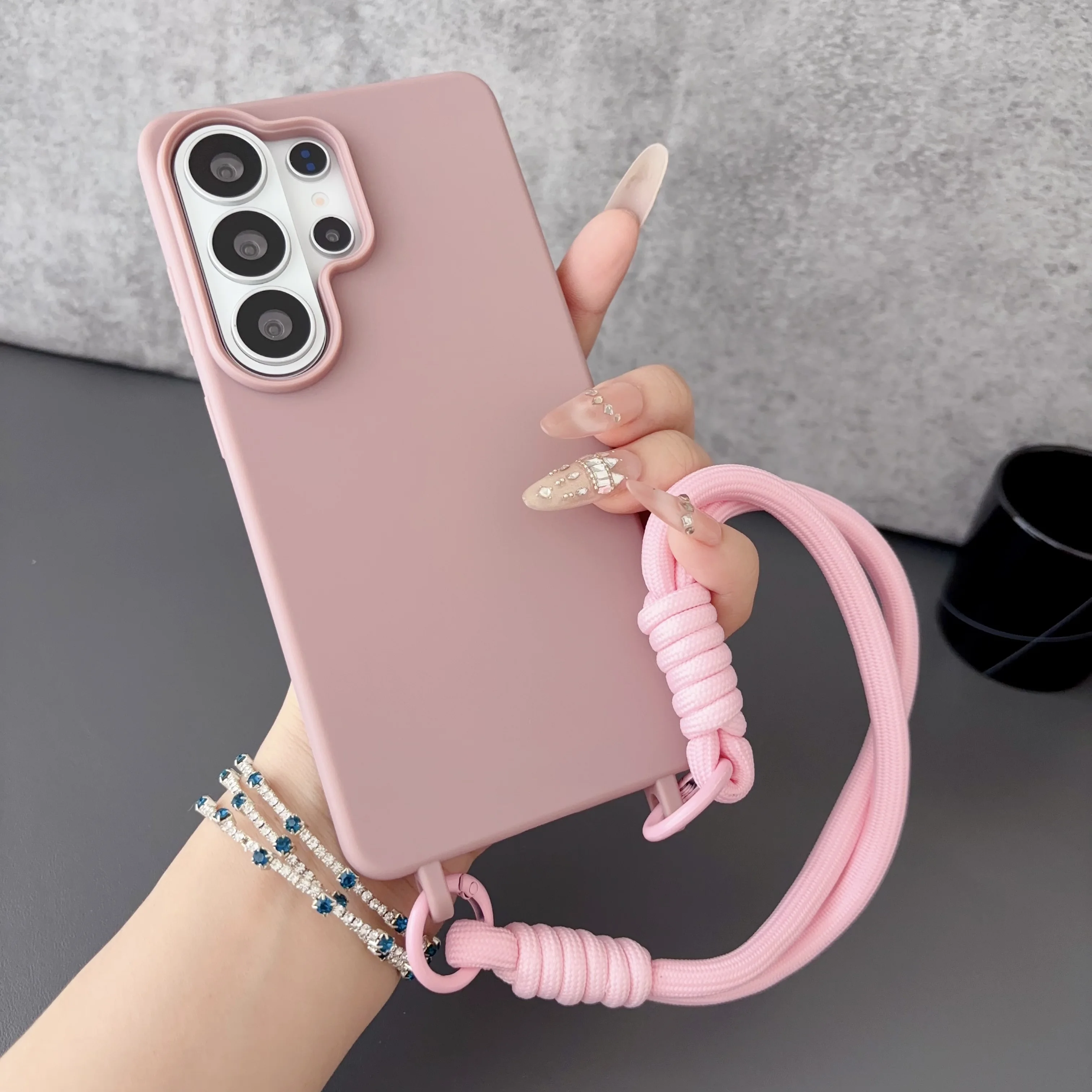 Custodia per telefono con cord - Samsung Galaxy A55 recensione e prezzo