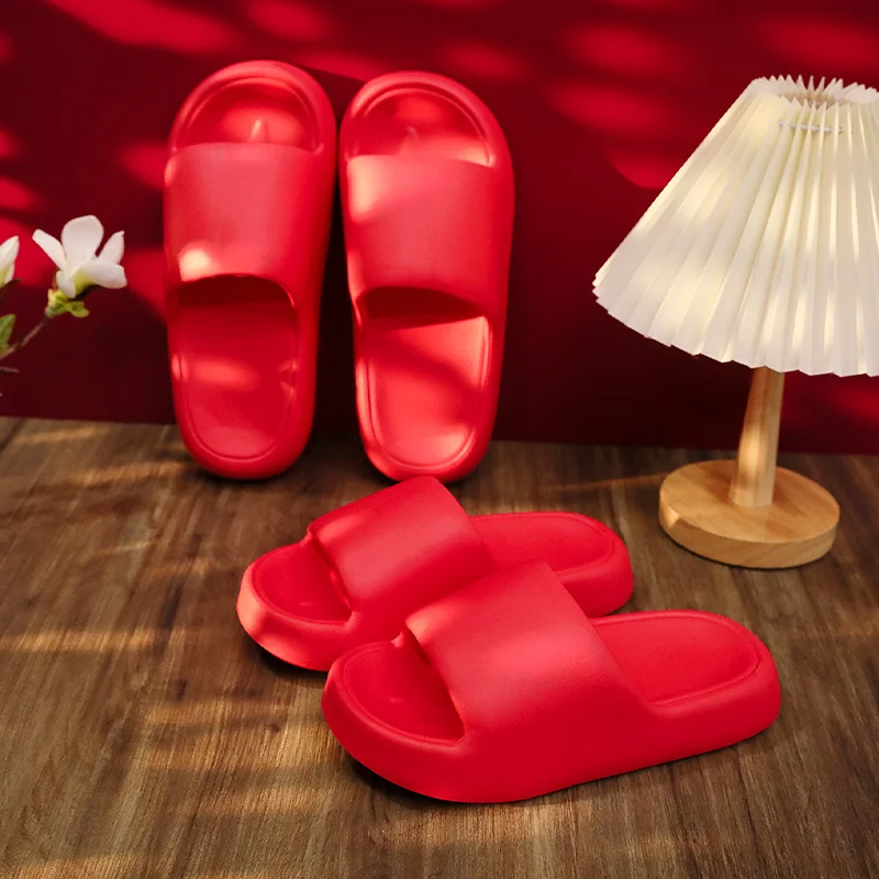 STRONGSHEN-zapatillas de baño con plataforma gruesa para hombre y mujer, chanclas antideslizantes de suela suave de EVA roja para interiores, moda de verano