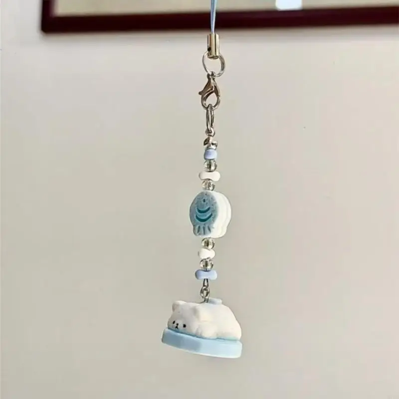 M76B Nature Inspired Bear Keychain Pendant Accessory For Fashion Individuals